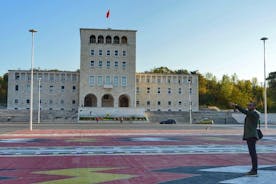Kommunistisen historian kiertue Tirana ja katuruokaa