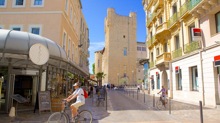 Narbonne which includes cycling and street scenes