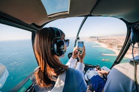 Viagem de barco de luxo em Barcelona e voo panorâmico de helicóptero