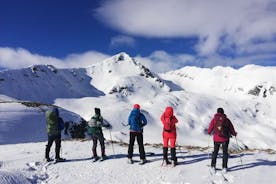 Viagem de um dia com raquetes de neve para o Monte Bezbog nas Montanhas Pirin