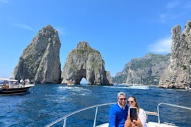 Excursion en bateau tout compris à Capri avec visite de la ville