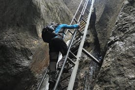 Pienryhmän päiväretki Epic 7 Ladders Canyonille Brasovista