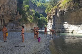 Excursão ao Desfiladeiro de Osum e Cachoeira de Bogove/por Vato