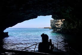 Escursione in Barca a Polignano a Mare tra Grotte e Calette