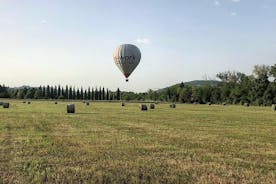 Voo de balão de ar quente de Piedmont e Lombardia com transporte saindo de Milão