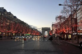 Parigi a Natale con gli Champs Elysées e l'Arco di Trionfo