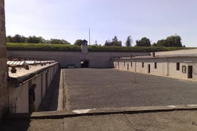 Theresienstadt-Tour inklusive Eintrittskarte und Transfer & Audio