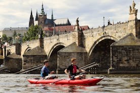 Passeio de aventura em canoa por Praga