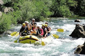 Rafting sul fiume Cetina dalla riviera di Makarska incluso il trasferimento