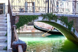 Venetsialaisten yksityinen Venetsia -kierros noudon kera