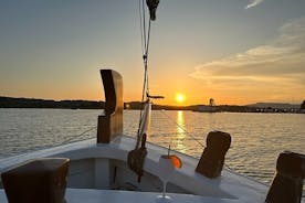 Corfou : croisière au coucher du soleil sur un bateau en bois avec cocktails et bouchées