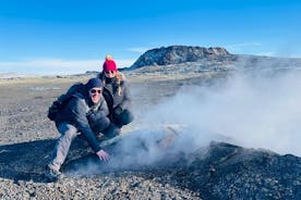 Private Vulkanwanderung für Geologen-Enthusiasten mit einem lokalen Führer