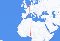 Flug frá Enugu, Nígeríu til Maastricht, Hollandi