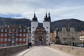 Encantador juego de escape al aire libre en el casco antiguo de Heidelberg