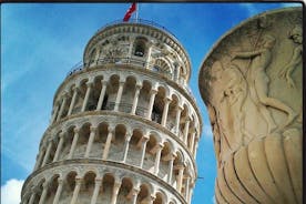 Ohita jonot Pisan kalteva torni Opastettu pienryhmäkierros