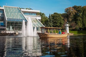 Excursão turística de Riga em barco pelo canal