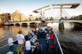 Amsterdams kanalkryssning med liveguide och obegränsade drycker