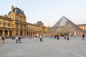 Louvre Museum Masterpieces Guided Tour with Reserved Access