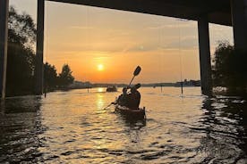 Excursion en kayak au coucher du soleil dans le centre de Stockholm et en suédois Fika