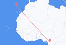 Flyrejser fra Yaoundé til Funchal