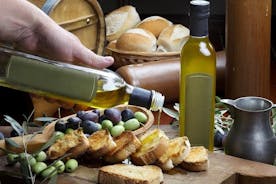 Extra Virgin Olive Oil Tour with Lunch in Umbria