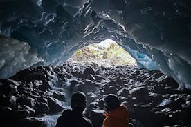 Caverna de gelo escondida em Vatnajökull: uma caminhada remota de dia inteiro na geleira