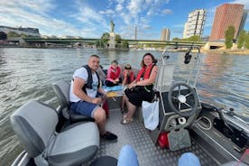 Passeio de barco privado no Sena em Paris