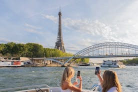 Paseo en barco privado en París