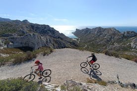 Marseille Shore Excursion: Calanques National Park in mountain bike elettrica