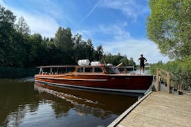 Stockholm Historical Live-Guided Canal Cruise