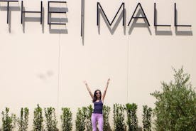 Yksityinen koko päivän ostoskierros: Mall GUCCI ja Spaces PRADA -myymälä