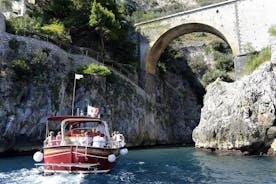 Fra Salerno: Små gruppe Amalfi Coast bådtur med stop i Positano & Amalfi