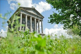 Excursion privée d'une demi-journée au temple de Garni et au monastère de Geghard depuis Erevan