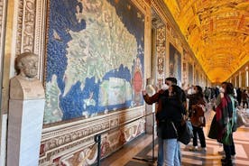 Skip-the-Line Tour: Vatican Museums, Sistine Chapel, Raphael Rooms, and the Basilica