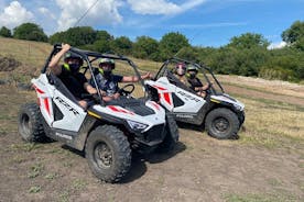 クルージュ ナポカの丘を巡るバギーと ATV の乗車