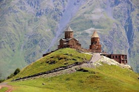 Excursão privada de um dia a Kazbegi