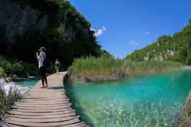 Plitvice Lakes N.P. Bussikierros Zadarista Skip-the-Line-yhteydellä