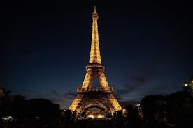 与当地人在巴黎度过一个神奇的夜晚：私人城市徒步之旅