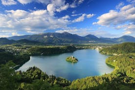 Ljubljana: Lake Bled Experience small group half-day tour