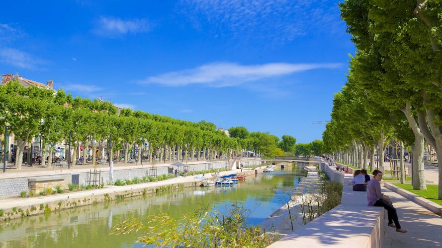 Narbonne showing a river or creek