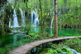 Plitvicen järvien kansallispuistokierros Zadarista