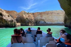 乘船游览Benagil Caves