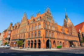 Photo of panorama of New City Hall in Hannover in a beautiful summer day, Germany.