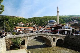 コソボの日帰り旅行：スコピエからのプリシュティナとプリズレンツアー