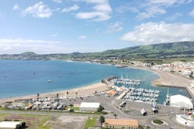 Tour lento privato di un'intera giornata dell'isola di Terceira con pranzo e ritiro
