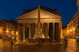 Yksityinen romanttinen kierros Roomassa yöllä kuljettajan kanssa (nouto hotellilta / palautus)