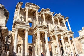 Visitando a antiga cidade de Éfeso e a casa da Virgem Maria de Marmaris