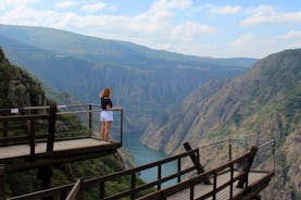 Passeio de Santiago a Ribeira Sacra com barco