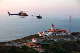 Excursión privada: vuelo en helicóptero por Lisboa, incluidos Sintra y el Palacio Nacional de Queluz