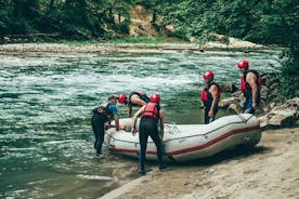 Rafting : activité de rafting en eaux vives sur la rivière Tara